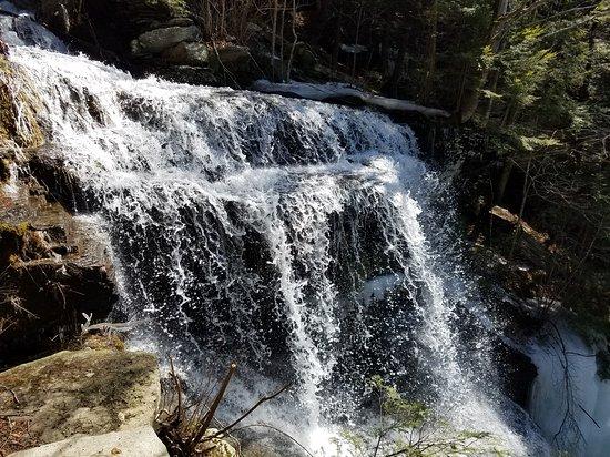 Bouchoux Trail - Jensen's Ledges